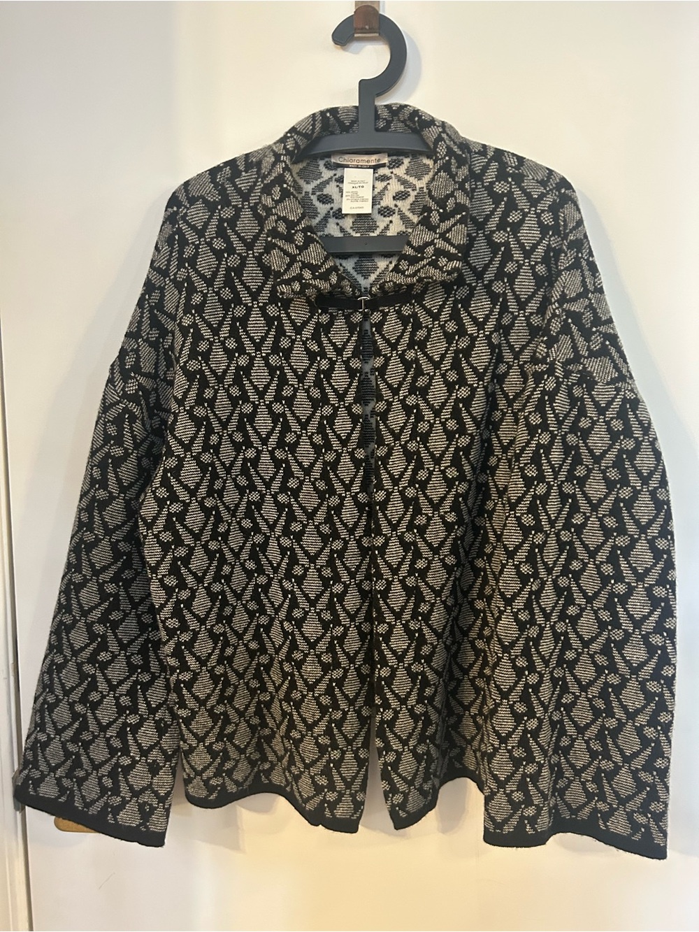 Chiaramente Women’s Wool Blend Black and White Patterned Cardigan Sweater XL